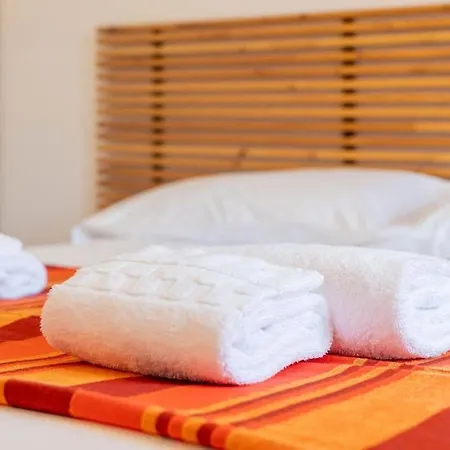 Guest Planet - Grazioso Bilocale Bande Nere M1 * Milan